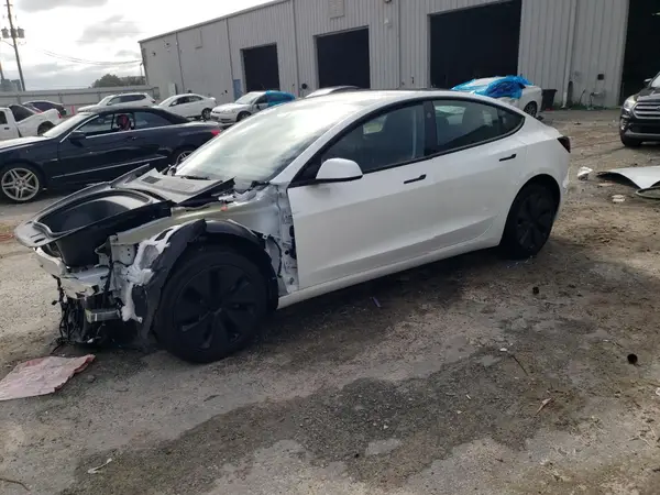 5YJ3E1EA3SF971858 2025 TESLA MODEL 3 - Image 1