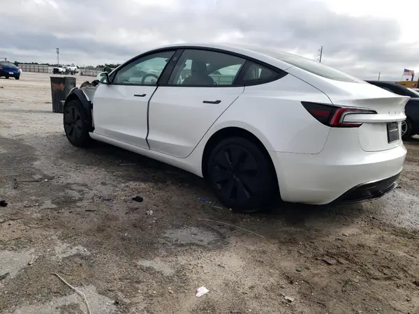 5YJ3E1EA3SF971858 2025 TESLA MODEL 3 - Image 2