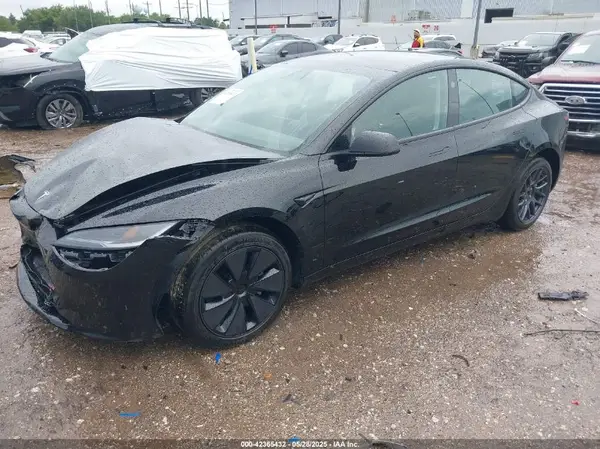 5YJ3E1EA3SF972055 2025 TESLA MODEL 3 - Image 2