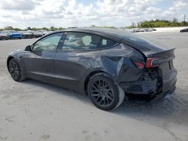 5YJ3E1EA3SF974534 2025 TESLA MODEL 3 - Image 2