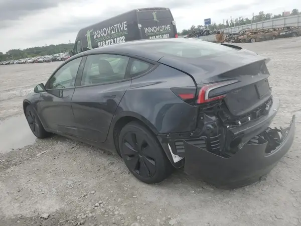 5YJ3E1EA3SF975750 2025 TESLA MODEL 3 - Image 2