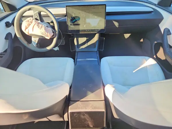 5YJ3E1EA3SF977076 2025 TESLA MODEL 3 - Image 8