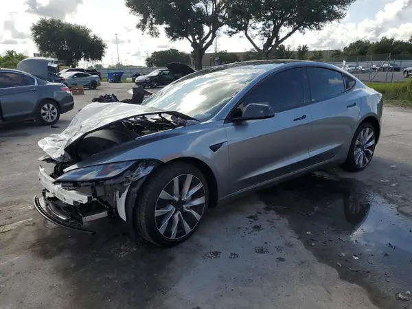 5YJ3E1EA3SF979152 2025 TESLA MODEL 3 - Image 1