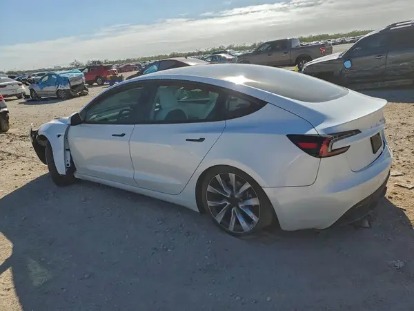 5YJ3E1EA3SF980057 2025 TESLA MODEL 3 - Image 2