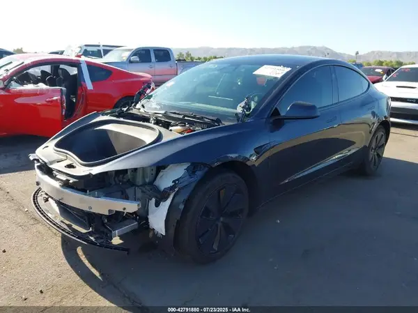 5YJ3E1EA3SF980351 2025 TESLA MODEL 3 - Image 2