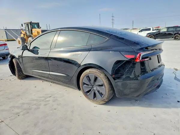 5YJ3E1EA3SF980639 2025 TESLA MODEL 3 - Image 2