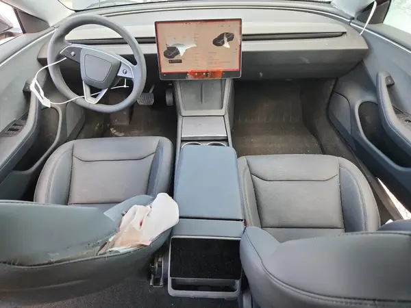 5YJ3E1EA3SF982150 2025 TESLA MODEL 3 - Image 8