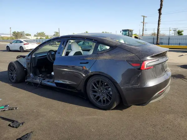 5YJ3E1EA3SF983718 2025 TESLA MODEL 3 - Image 2