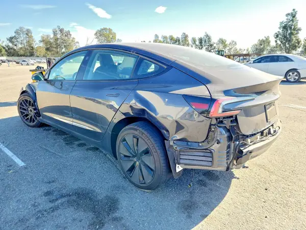 5YJ3E1EA3SF984657 2025 TESLA MODEL 3 - Image 2