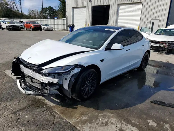 5YJ3E1EA3SF985517 2025 TESLA MODEL 3 - Image 1
