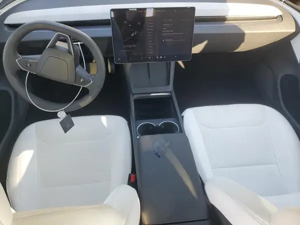 5YJ3E1EA3SF985985 2025 TESLA MODEL 3 - Image 8