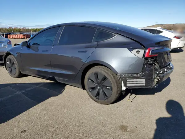 5YJ3E1EA3SF986456 2025 TESLA MODEL 3 - Image 2