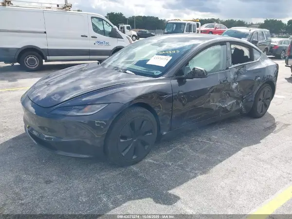 5YJ3E1EA3SF986585 2025 TESLA MODEL 3 - Image 2