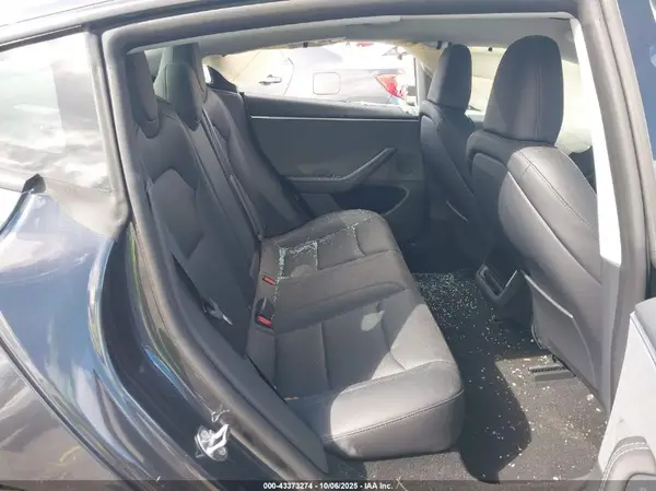 5YJ3E1EA3SF986585 2025 TESLA MODEL 3 - Image 8