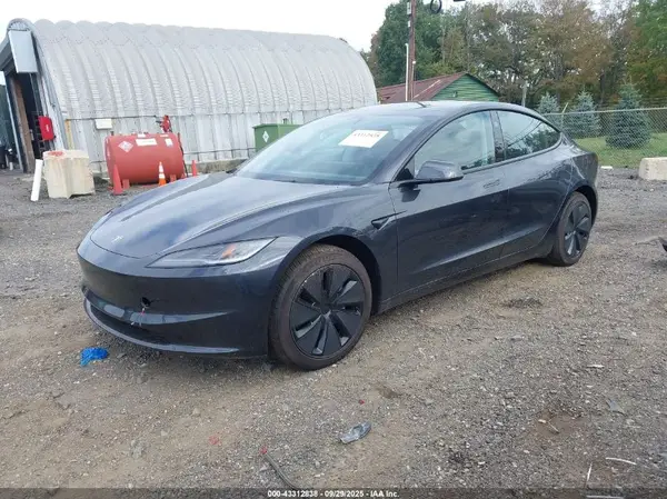 5YJ3E1EA3SF987297 2025 TESLA MODEL 3 - Image 2