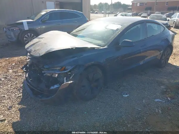 5YJ3E1EA3SF988711 2025 TESLA MODEL 3 - Image 2