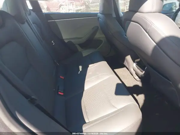 5YJ3E1EA3SF988711 2025 TESLA MODEL 3 - Image 8