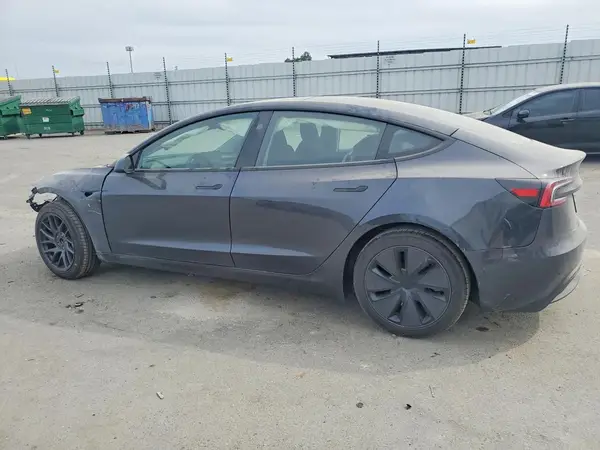 5YJ3E1EA3SF993097 2025 TESLA MODEL 3 - Image 2