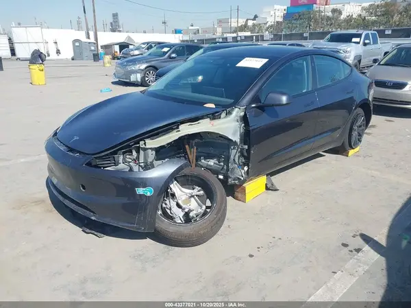 5YJ3E1EA3SF993522 2025 TESLA MODEL 3 - Image 2