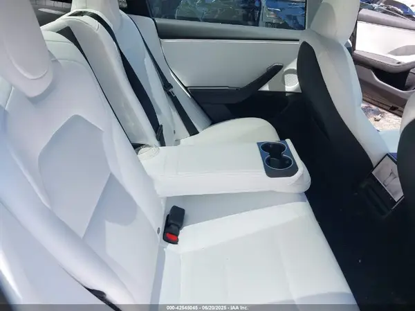 5YJ3E1EA3SF999157 2025 TESLA MODEL 3 - Image 8