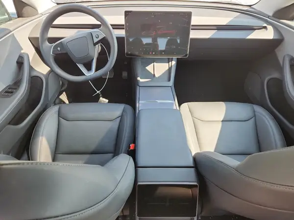 5YJ3E1EA3SF999952 2025 TESLA MODEL 3 - Image 8