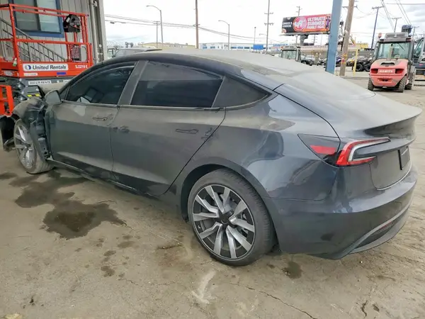 5YJ3E1EA3TF152284 2026 TESLA MODEL 3 - Image 2