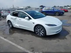 5YJ3E1EA3TF165472 2026 TESLA MODEL 3