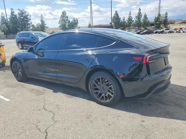 5YJ3E1EA3TF168999 2026 TESLA MODEL 3 - Image 2