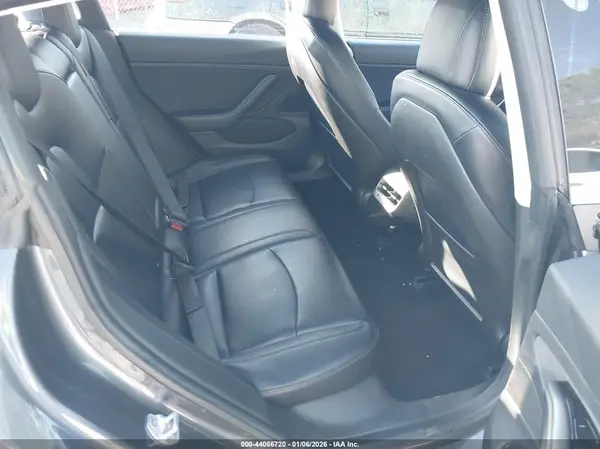 5YJ3E1EA4HF000439 2017 TESLA MODEL 3 - Image 8