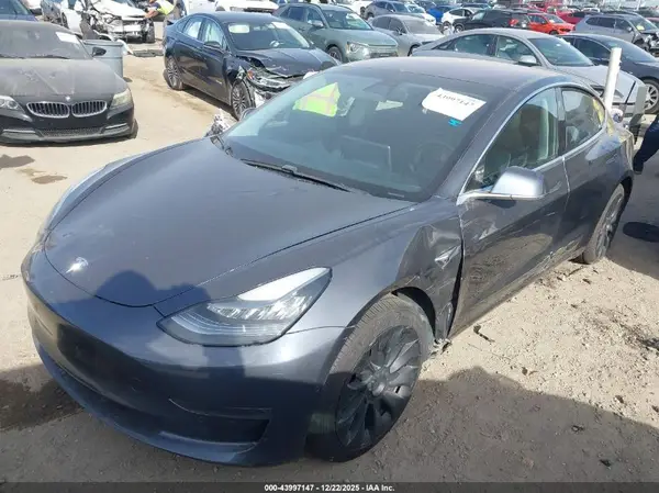 5YJ3E1EA4JF006893 2018 TESLA MODEL 3 - Image 2