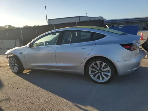 5YJ3E1EA4JF007901 2018 TESLA MODEL 3 - Image 2