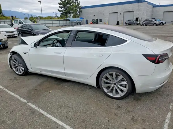 5YJ3E1EA4JF012340 2018 TESLA MODEL 3 - Image 2