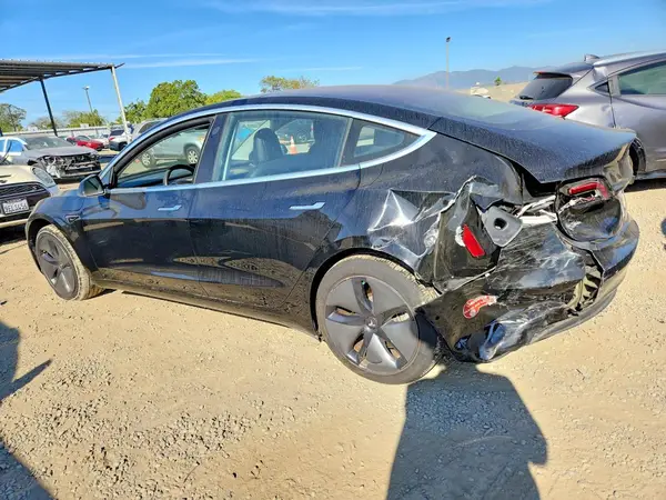 5YJ3E1EA4JF013939 2018 TESLA MODEL 3 - Image 2