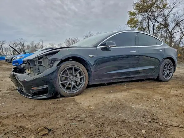 5YJ3E1EA4JF014024 2018 TESLA MODEL 3 - Image 1