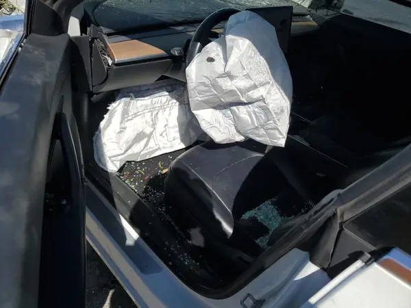 5YJ3E1EA4JF015688 2018 TESLA MODEL 3 - Image 8