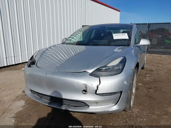 5YJ3E1EA4JF017909 2018 TESLA MODEL 3 - Image 2