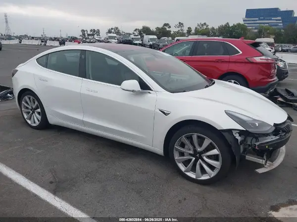 5YJ3E1EA4JF020468 2018 TESLA MODEL 3 - Image 1