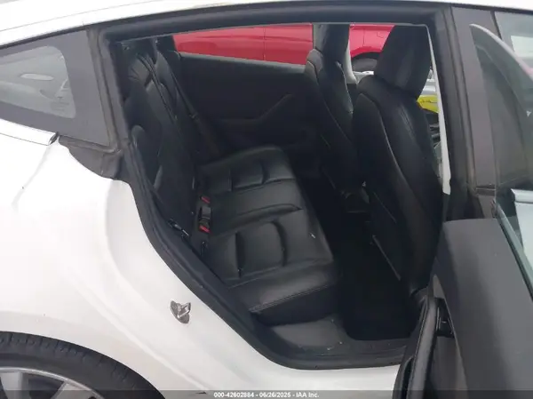 5YJ3E1EA4JF020468 2018 TESLA MODEL 3 - Image 8