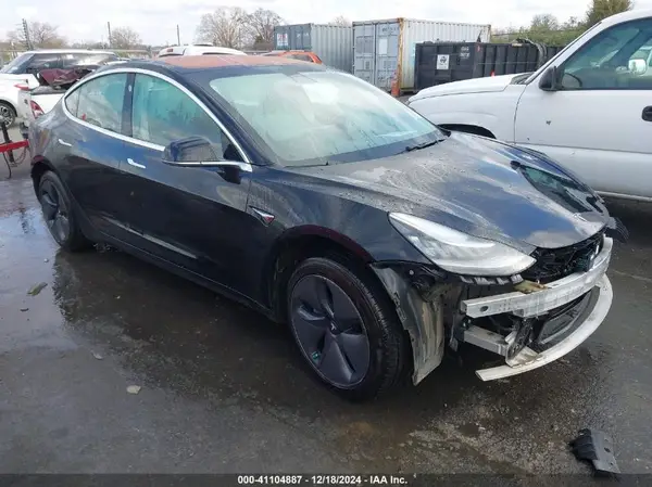 5YJ3E1EA4JF021006 2018 TESLA MODEL 3 - Image 1