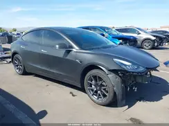 5YJ3E1EA4JF021040 2018 TESLA MODEL 3