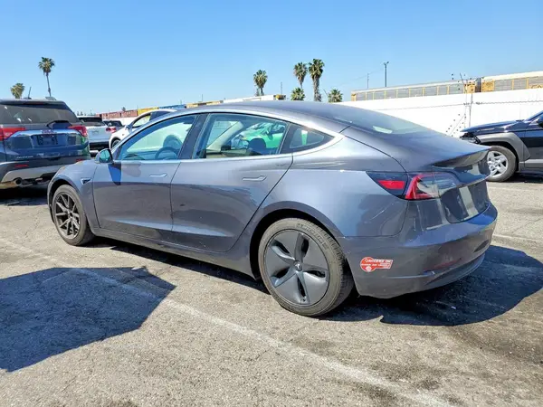 5YJ3E1EA4JF028103 2018 TESLA MODEL 3 - Image 2