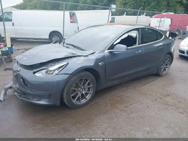 5YJ3E1EA4JF030501 2018 TESLA MODEL 3 - Image 2