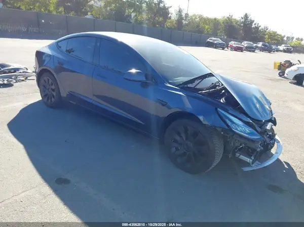 5YJ3E1EA4JF031566 2018 TESLA MODEL 3 - Image 1