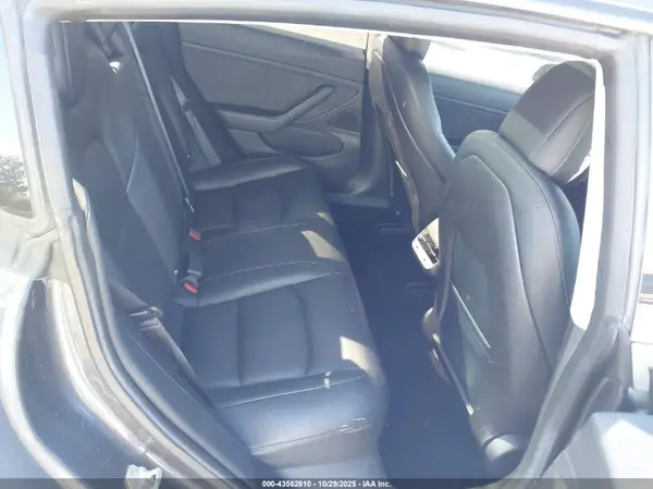 5YJ3E1EA4JF031566 2018 TESLA MODEL 3 - Image 8