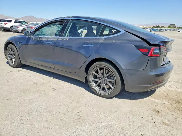5YJ3E1EA4JF034581 2018 TESLA MODEL 3 - Image 2