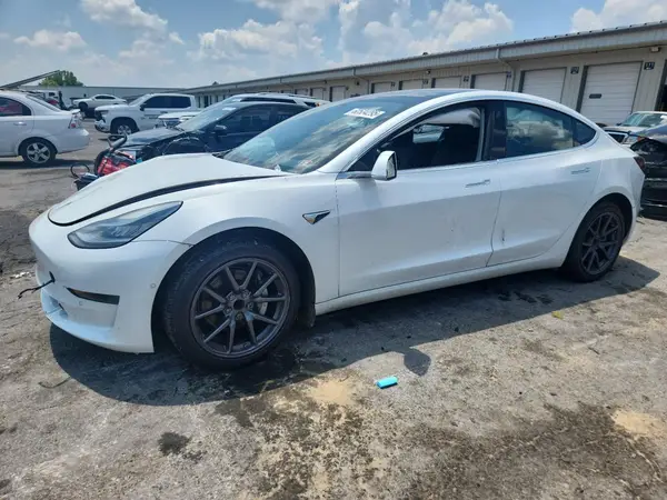 5YJ3E1EA4JF035438 2018 TESLA MODEL 3 - Image 1