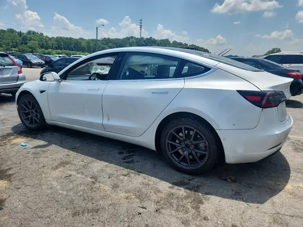 5YJ3E1EA4JF035438 2018 TESLA MODEL 3 - Image 2