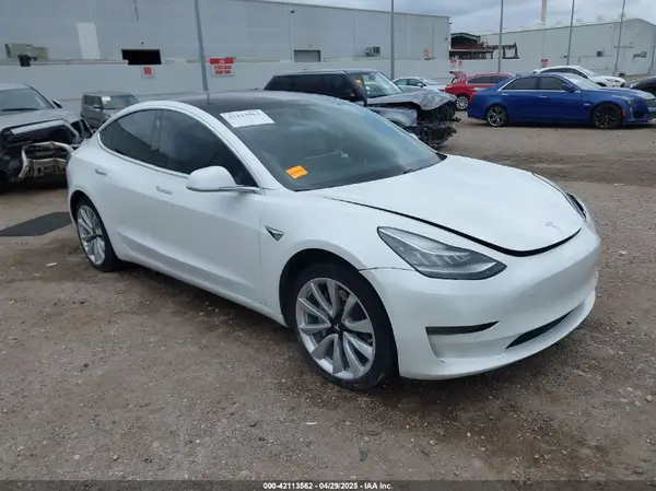 5YJ3E1EA4JF035990 2018 TESLA MODEL 3 - Image 1