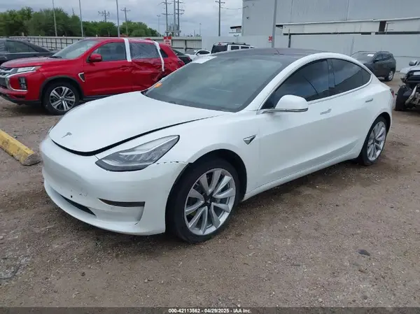 5YJ3E1EA4JF035990 2018 TESLA MODEL 3 - Image 2