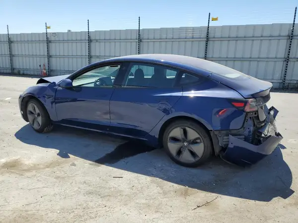 5YJ3E1EA4JF037013 2018 TESLA MODEL 3 - Image 2